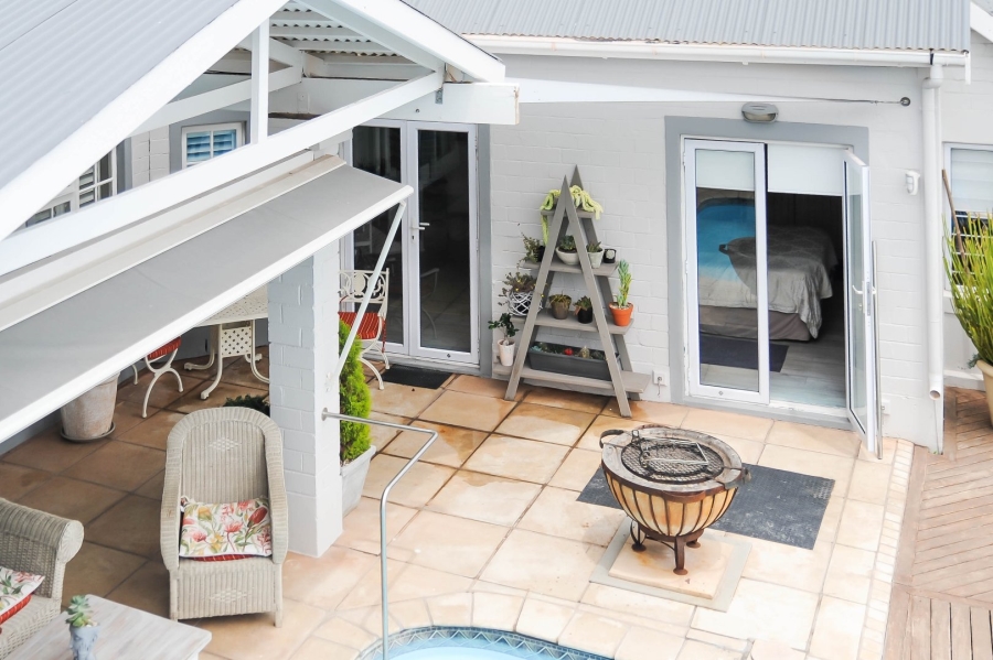 5 Bedroom Property for Sale in Myburgh Park Western Cape